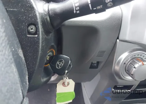 2013 Toyota 4Runner Sr5 z USA, uszkodzony, nr VIN JTEBU5JR7D5124021